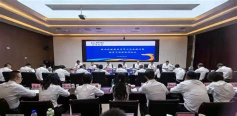 从娱乐八卦到社会事件:聊聊「爆料吃瓜」背后的心理与传播逻辑